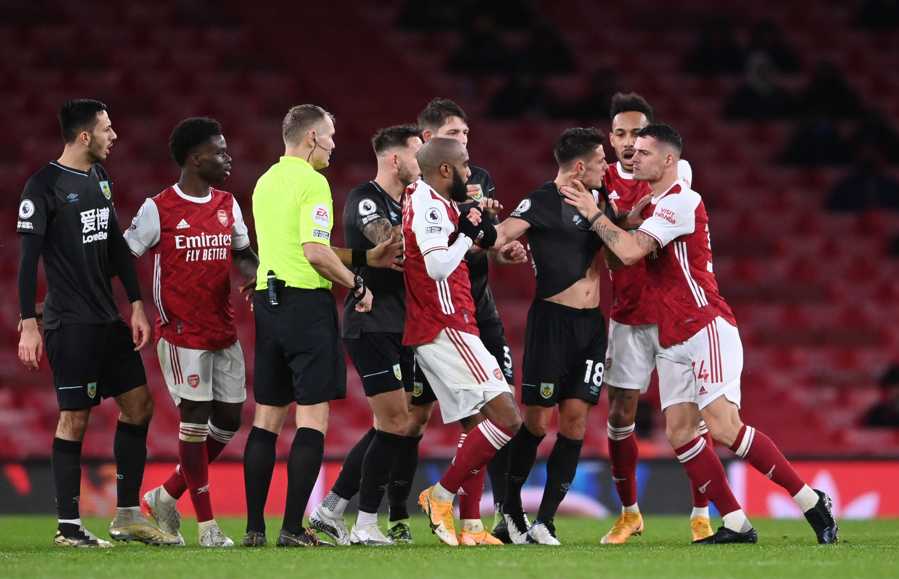 在禁区边缘 在禁区边缘